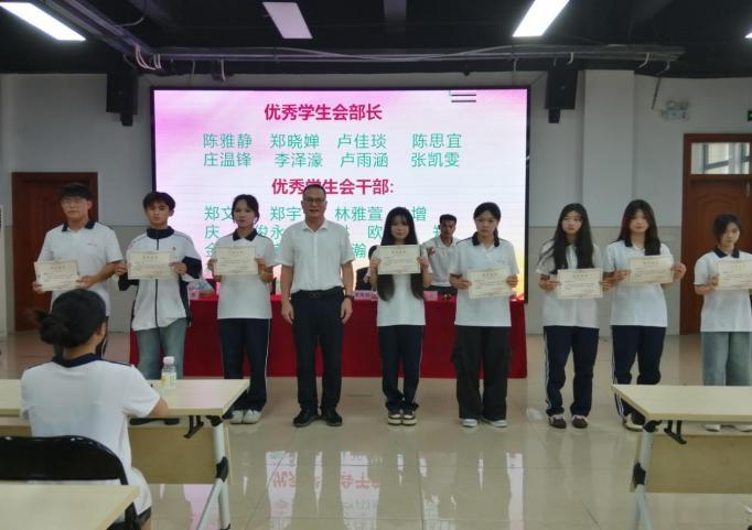 WPS图片-=)